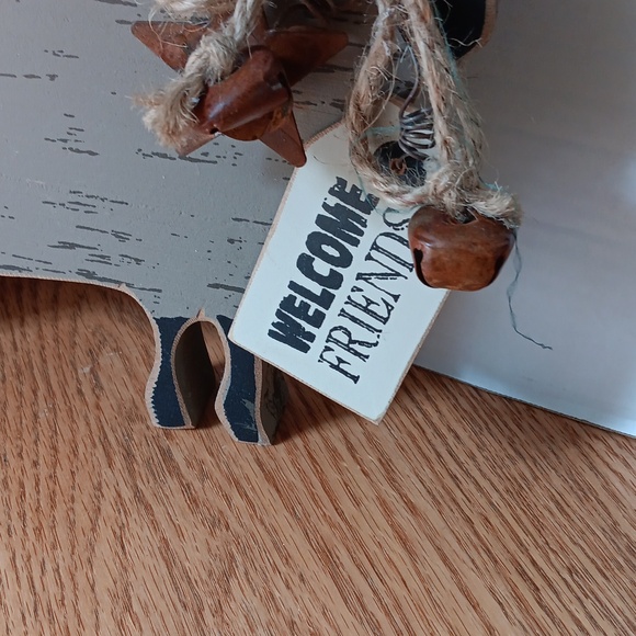 Rustic Sheep Welcome Sign - Picture 2 of 4